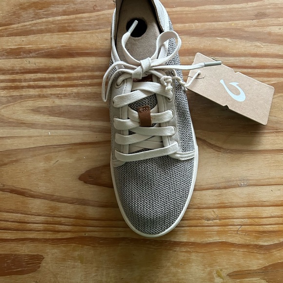 Brand new sneakers - Picture 2 of 6